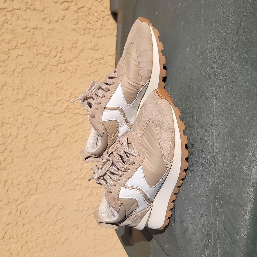 Viole Blanche Quark Sneakers size 7